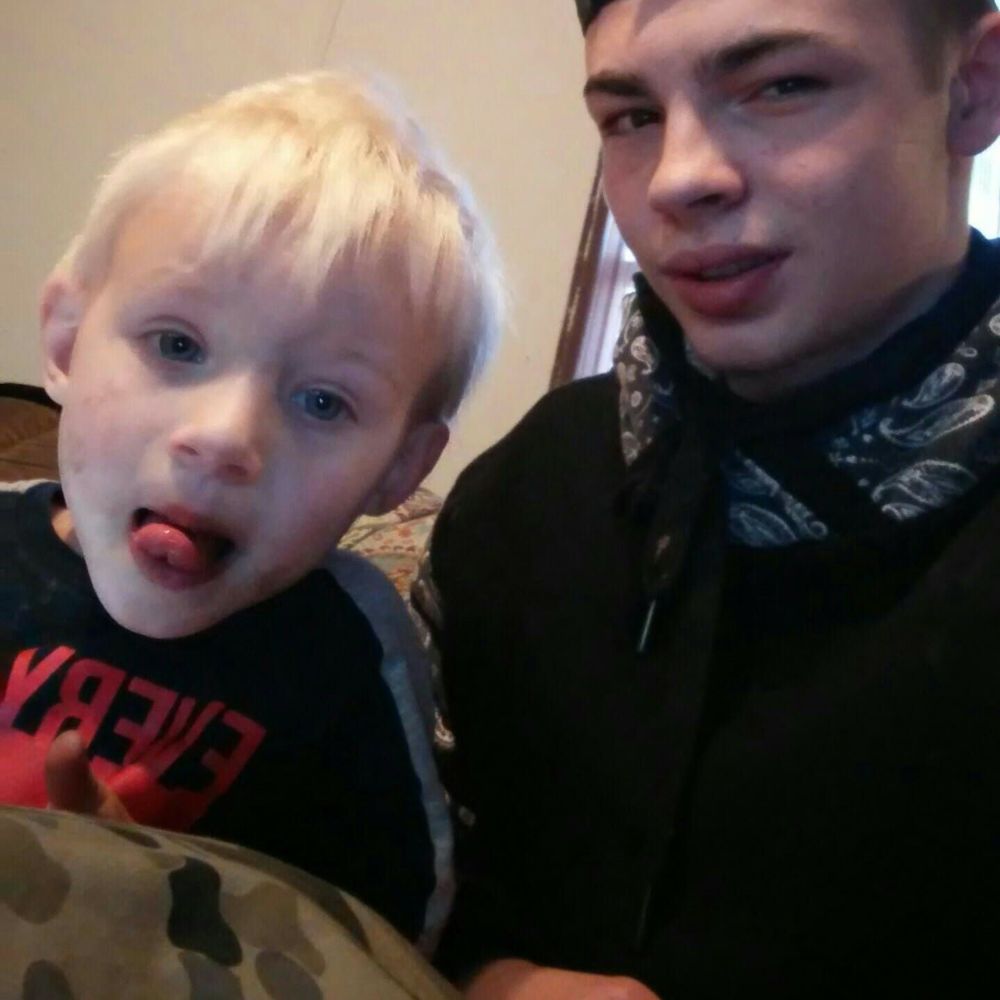 Meet your Posher, Dustin